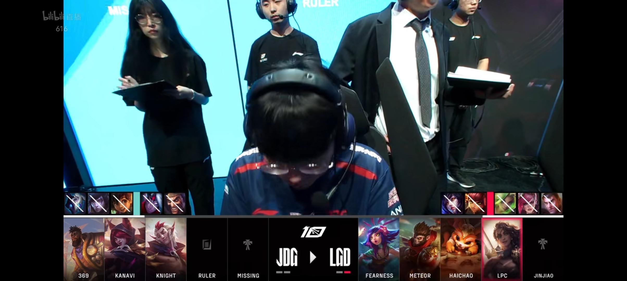 LGD力克100T，Kanavi关键团战开团秒人峡谷大战淘汰赛，让粉丝疯狂欢呼