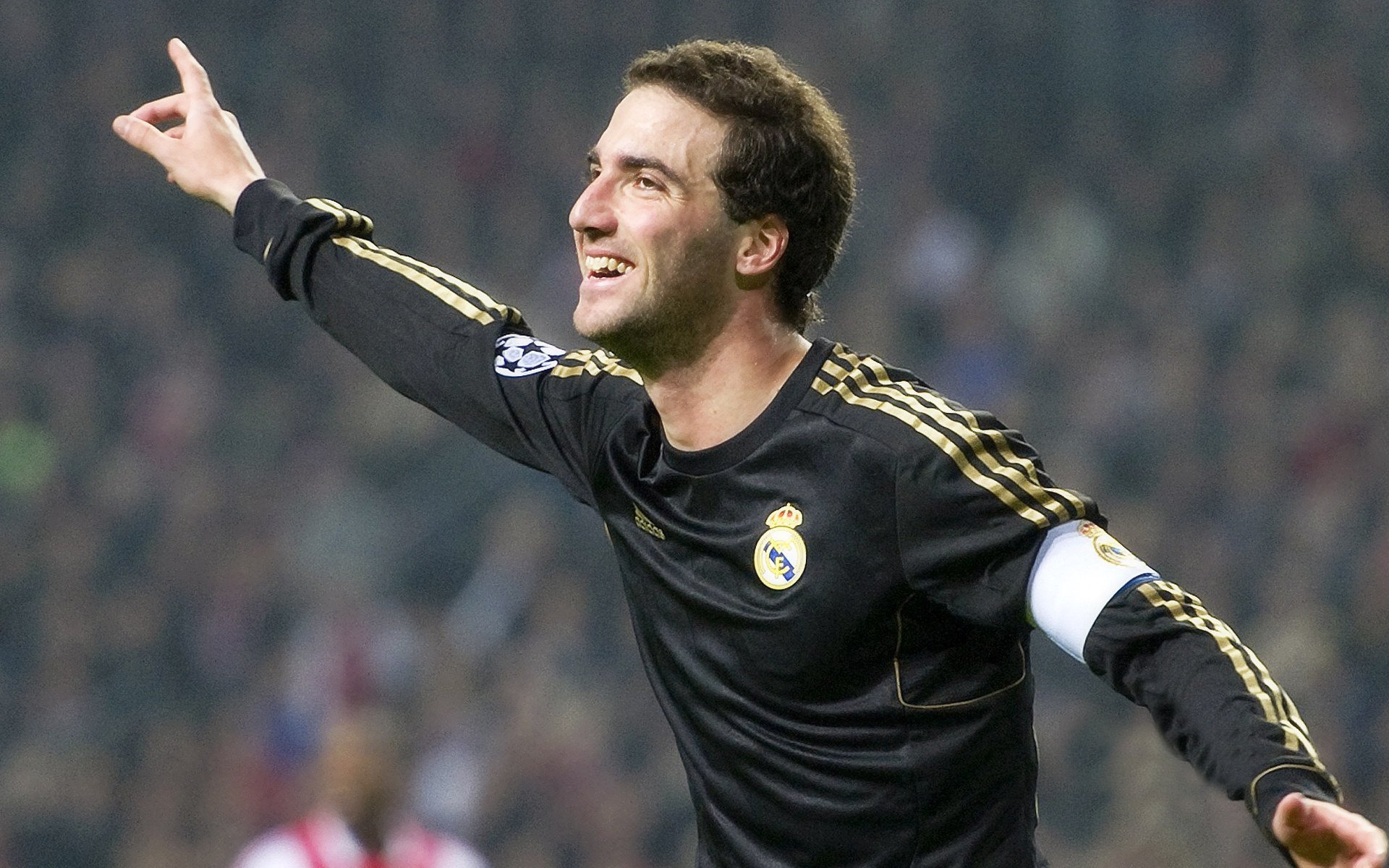 新王加冕！韩国天才李刚仁独造2球撕裂防线，贝蒂斯暴风骤雨冲垮加纳